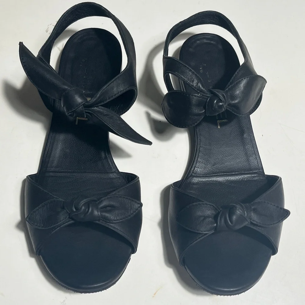 Sold Taking offers! CHANEL Black Knot-Detail Slingback Sandals